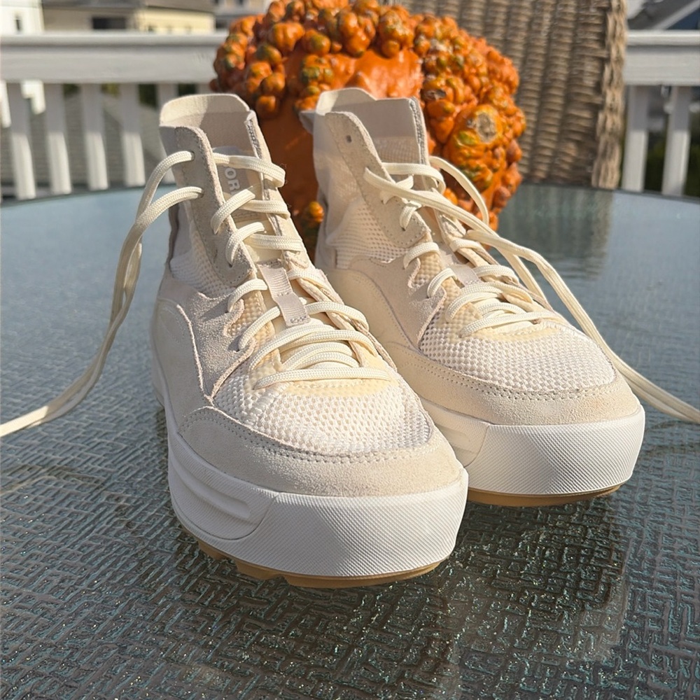 SOREL MidSneaker boot. Size 9. NWOT Cream